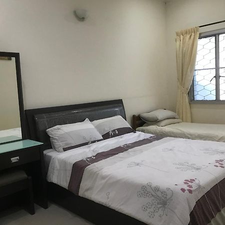 Carols Guesthouse Near Jonker And Satay Celup Malacca Luaran gambar