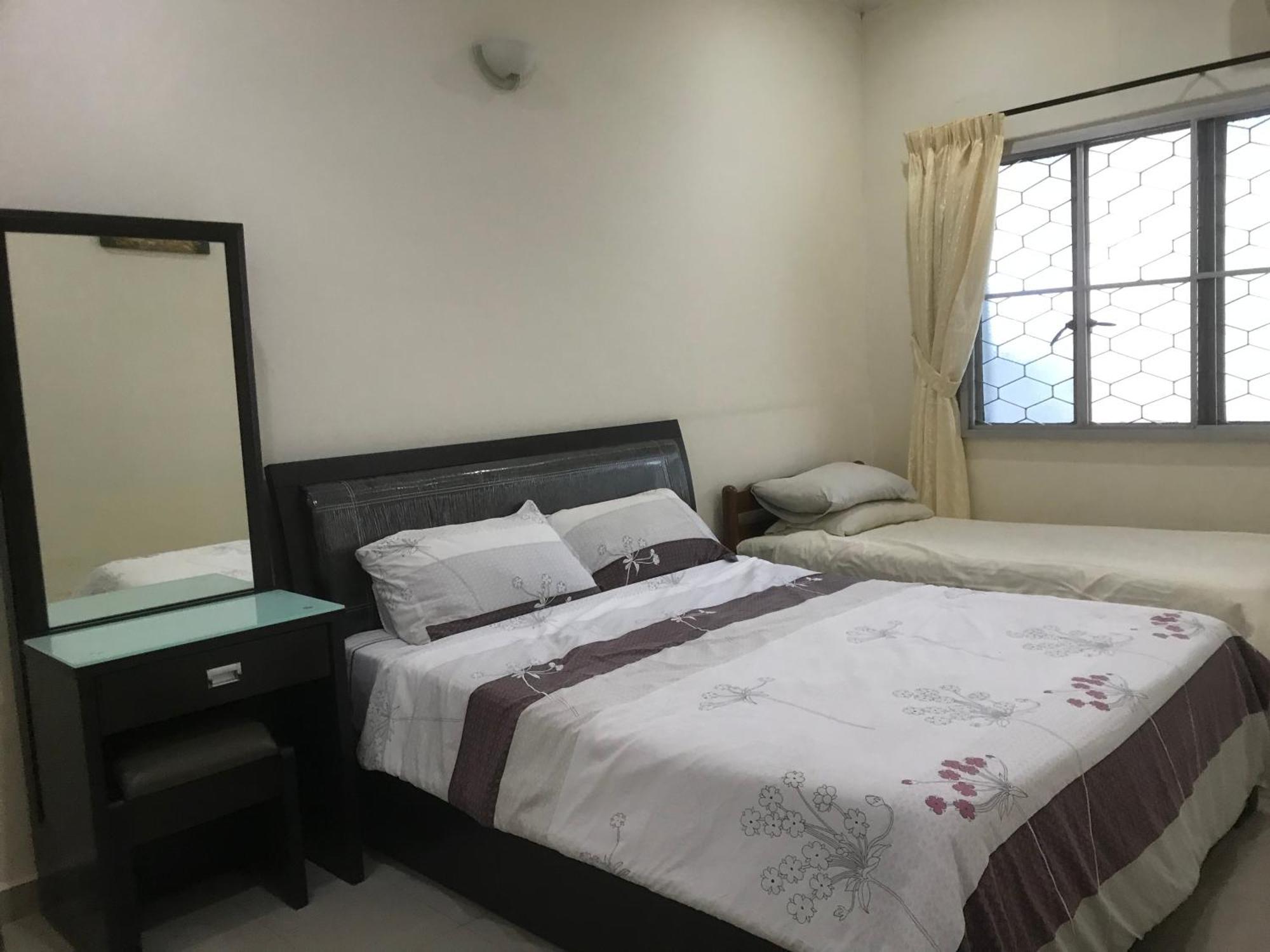 Carols Guesthouse Near Jonker And Satay Celup Malacca Luaran gambar