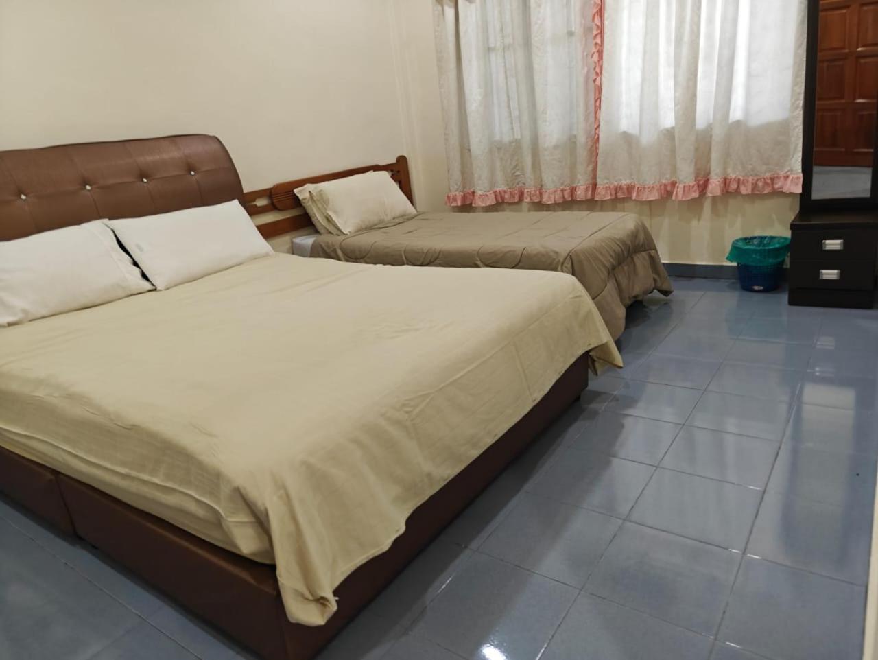 Carols Guesthouse Near Jonker And Satay Celup Malacca Luaran gambar